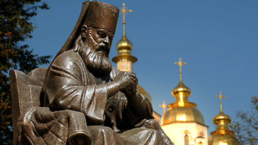 pamyatnik voyno-yasenetskiy